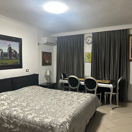Appartamento Amo Tower Tirana Center Esterno foto