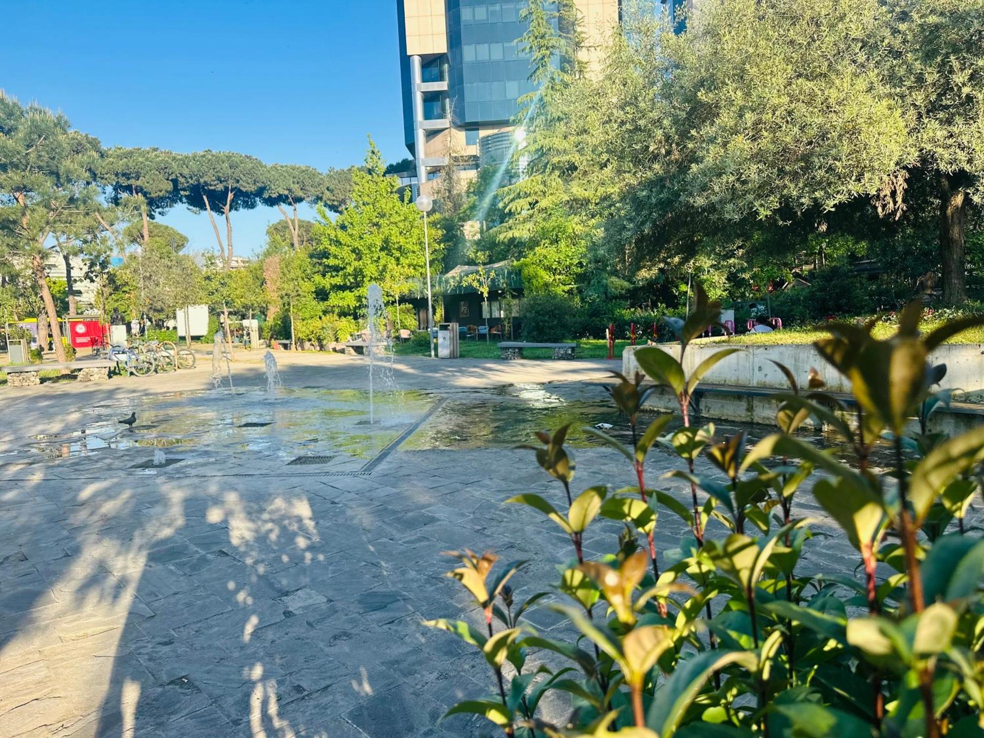 Appartamento Amo Tower Tirana Center Esterno foto