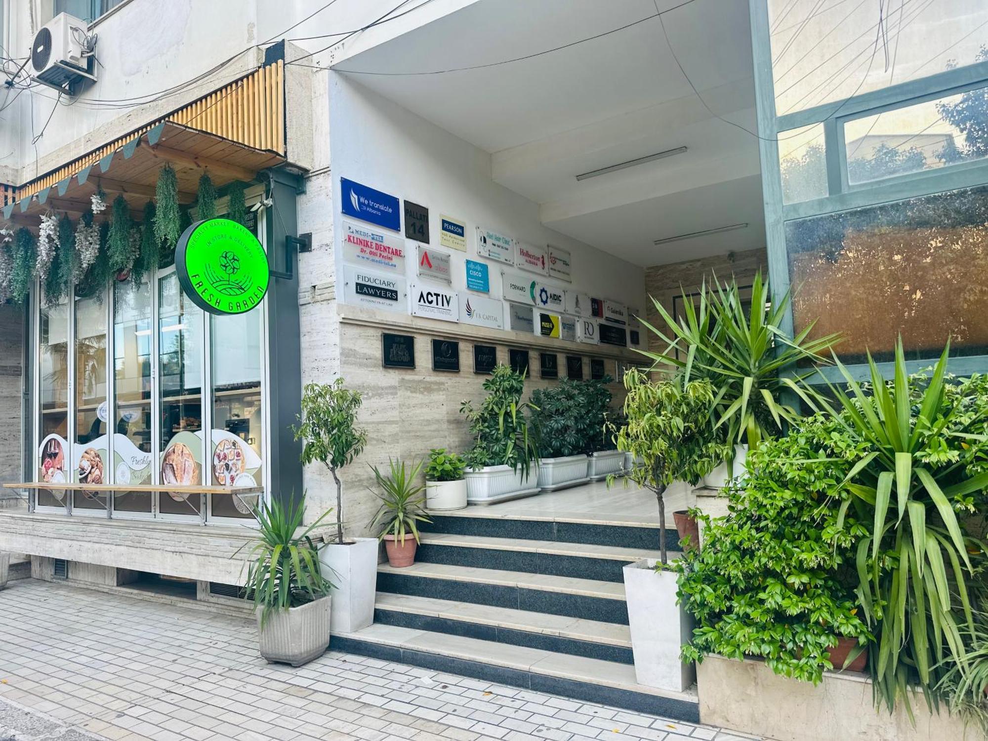 Appartamento Amo Tower Tirana Center Esterno foto