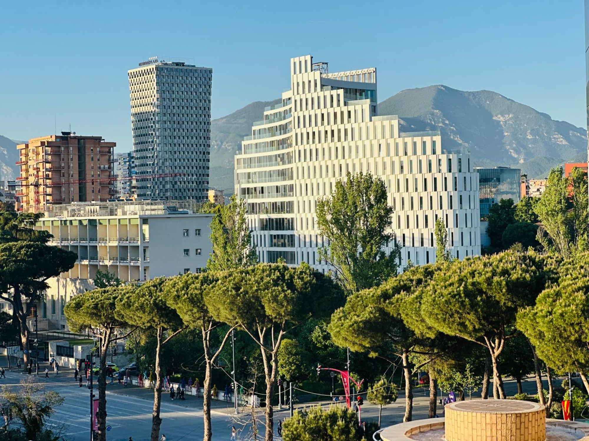 Appartamento Amo Tower Tirana Center Esterno foto